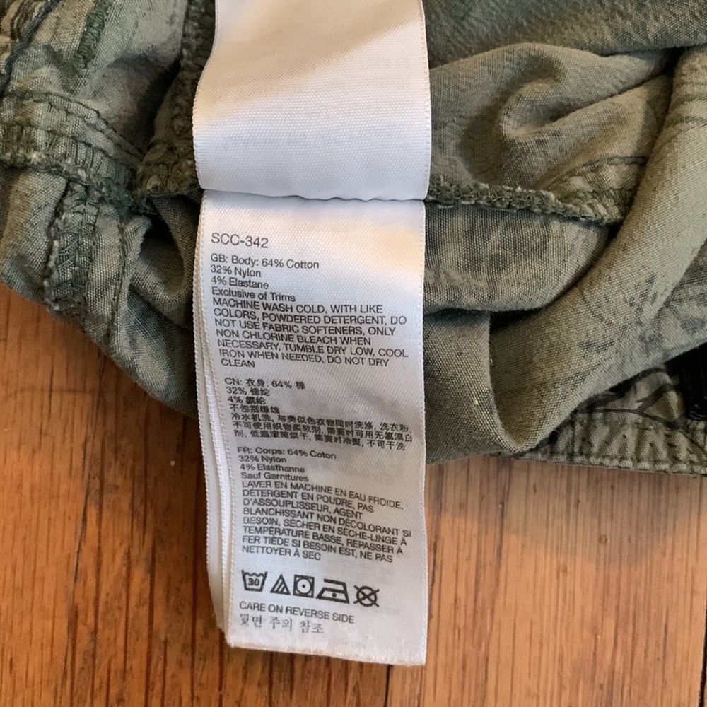 🥾Marmot green print Ginny shorts. Size 4. - Picture 10 of 10